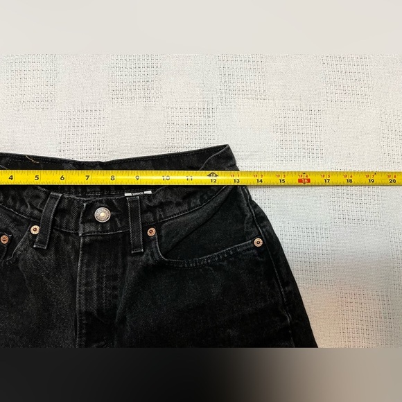 Vintage Levi’s 560 loose fit straight leg jeans - Picture 5 of 7